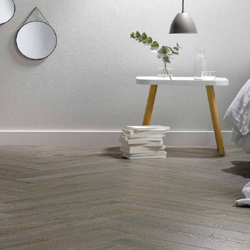 plinthes blanches pré peintes